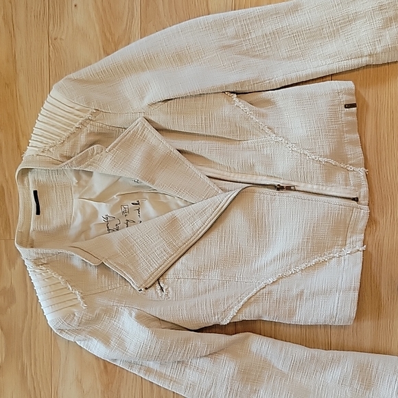 IKKS -Womens cream coloured short jacket with diagonal front zipper - Picture 3 of 8